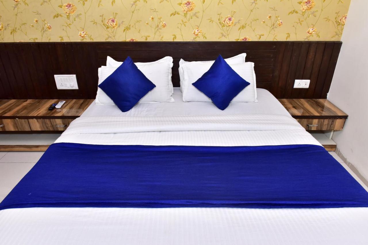 Hotel Peradiot Ahmedabad Exterior photo