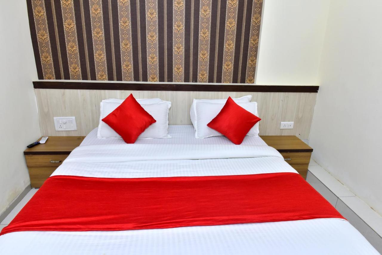 Hotel Peradiot Ahmedabad Exterior photo
