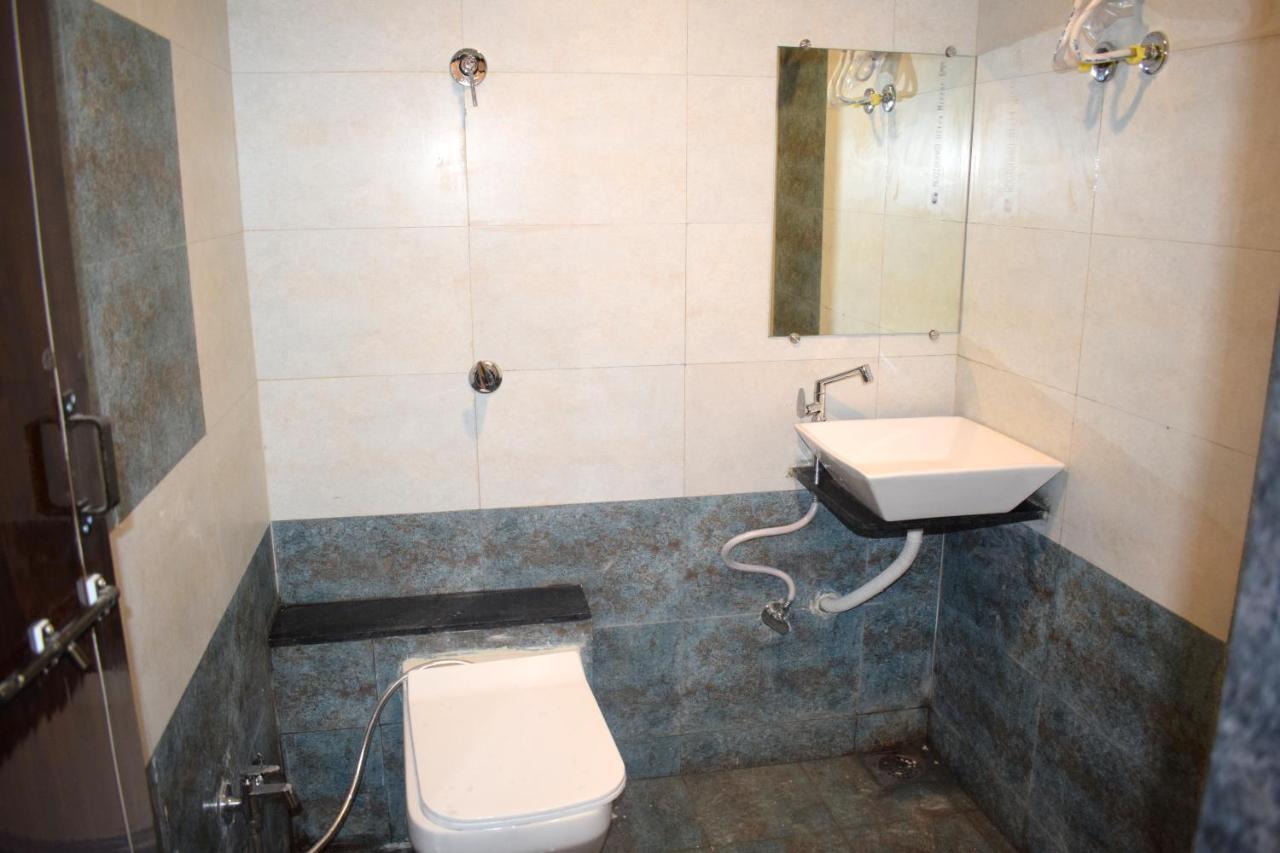 Hotel Peradiot Ahmedabad Exterior photo