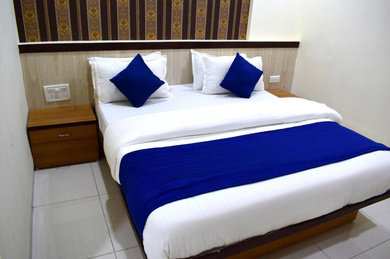 Hotel Peradiot Ahmedabad Exterior photo