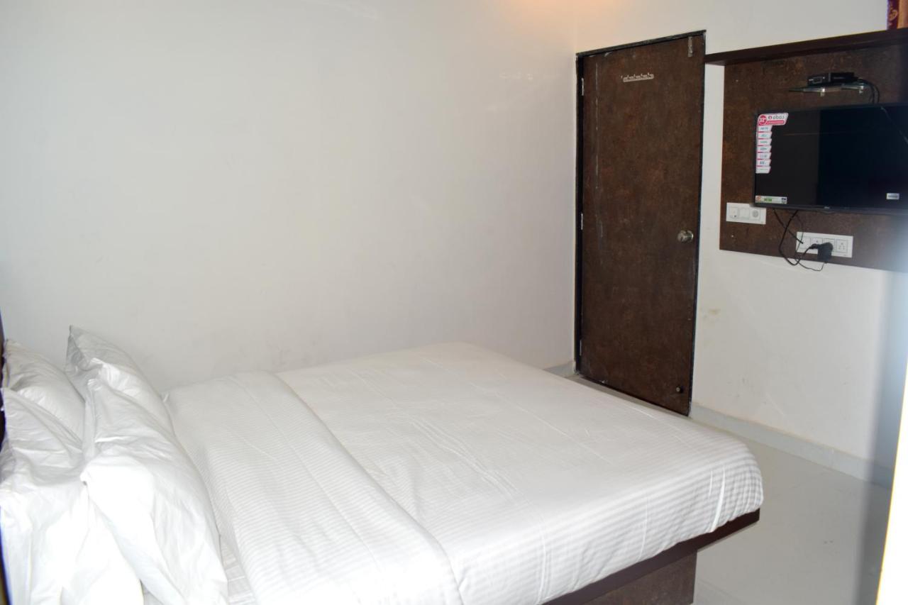 Hotel Peradiot Ahmedabad Exterior photo