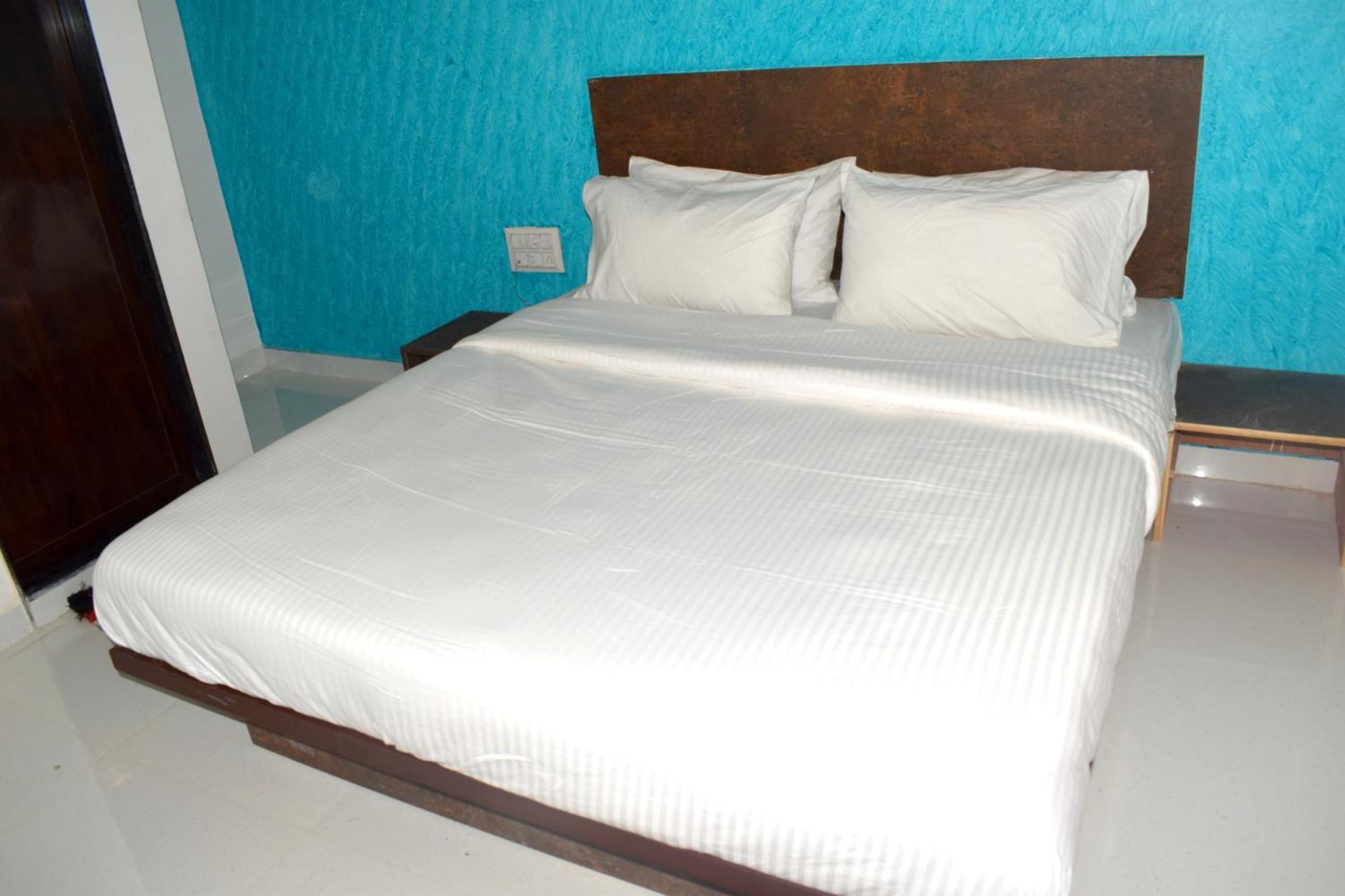 Hotel Peradiot Ahmedabad Exterior photo