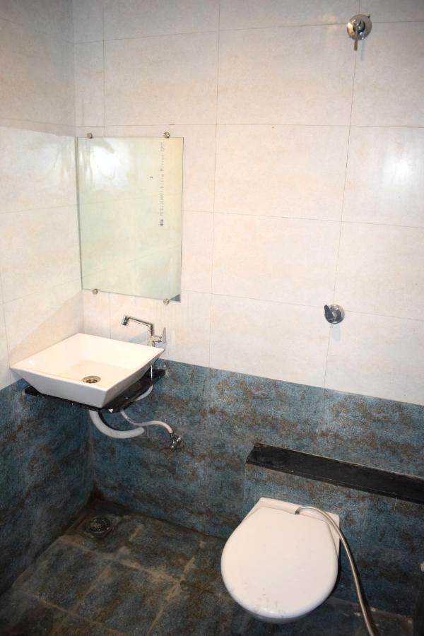 Hotel Peradiot Ahmedabad Exterior photo